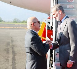 Su Majestad el Rey recibe el saludo del Ministro de Relaciones Exteriores y Culto de la República de Costa Rica, Sr. Rodolfo Solano